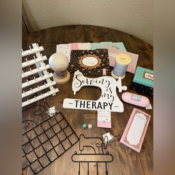 Sewing Notions- Lot - Picture 2 of 16